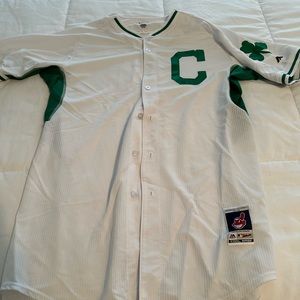 Cleveland Indians (Guardians now); Irish Jersey with clover on sleeve. XL
